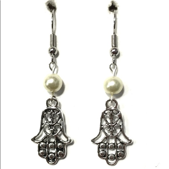 Jewelry - Cream pearl hamsa earrings